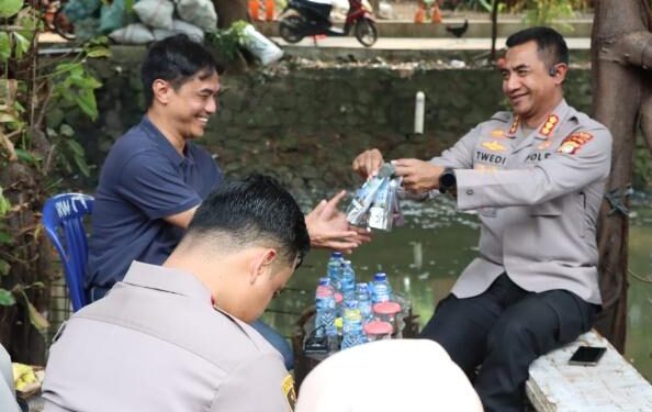 Jaga Jakarta+ On The Spot, Kapolres Metro Jakarta Barat Duduk Bareng Warga Angke Serap Aspirasi