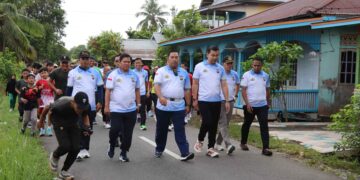 Semarak Bhayangkara ke-80! Ribuan Warga Tumpah Ruah Ikuti Jalan Sehat Bersama Polres Kapuas Hulu, Wujudkan Polri Dekat dengan Masyarakat