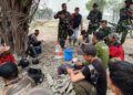 TNI & Babinsa Badau Perkuat Aparat di Tengah Karhutla TNDS