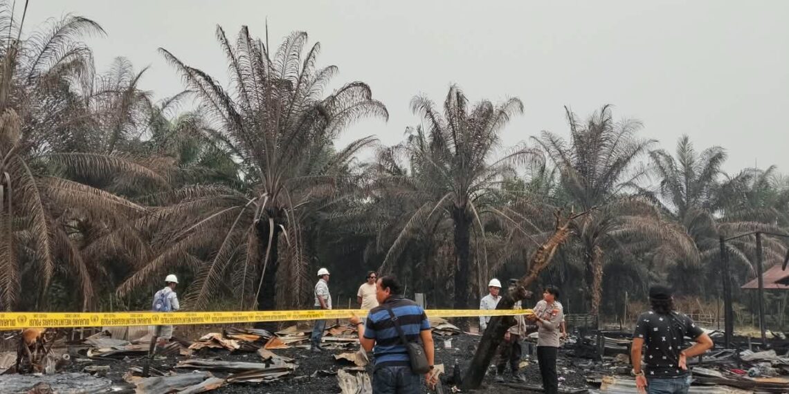 Barak Karyawan PT Kapuasindo Palm Industry di Empanang Ludes Terbakar, Diduga Korsleting Listrik