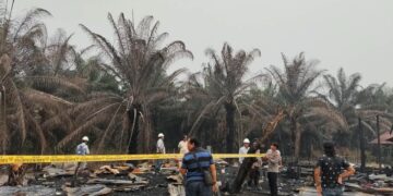 Barak Karyawan PT Kapuasindo Palm Industry di Empanang Ludes Terbakar, Diduga Korsleting Listrik