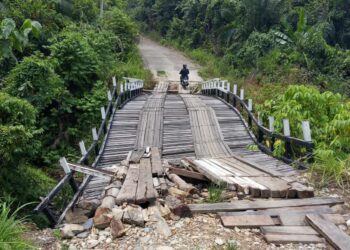 Jembatan Penghubung Desa Sangan di Boyan Tanjung Rusak Parah, Warga Takut Ambruk