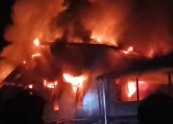 Rumah 2 Lantai di Engkerengas Selimbau Terbakar, Diduga Korsleting Listrik Rugikan Rp100 Juta